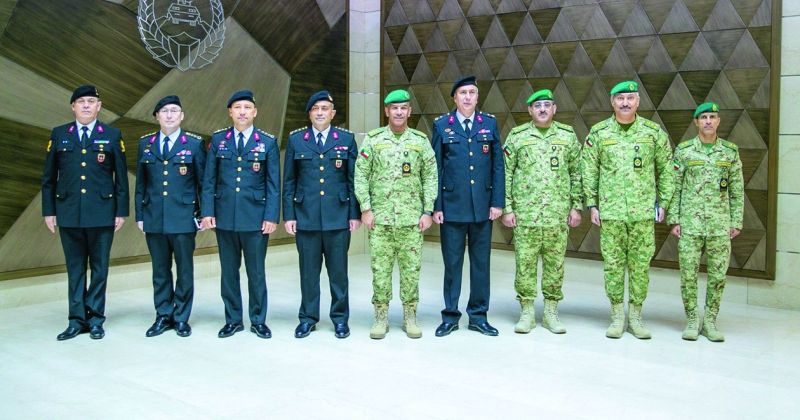 اللواء طواري وقيادات «الحرس» خلال استقبال العقيد كارامان والوفد المرافق