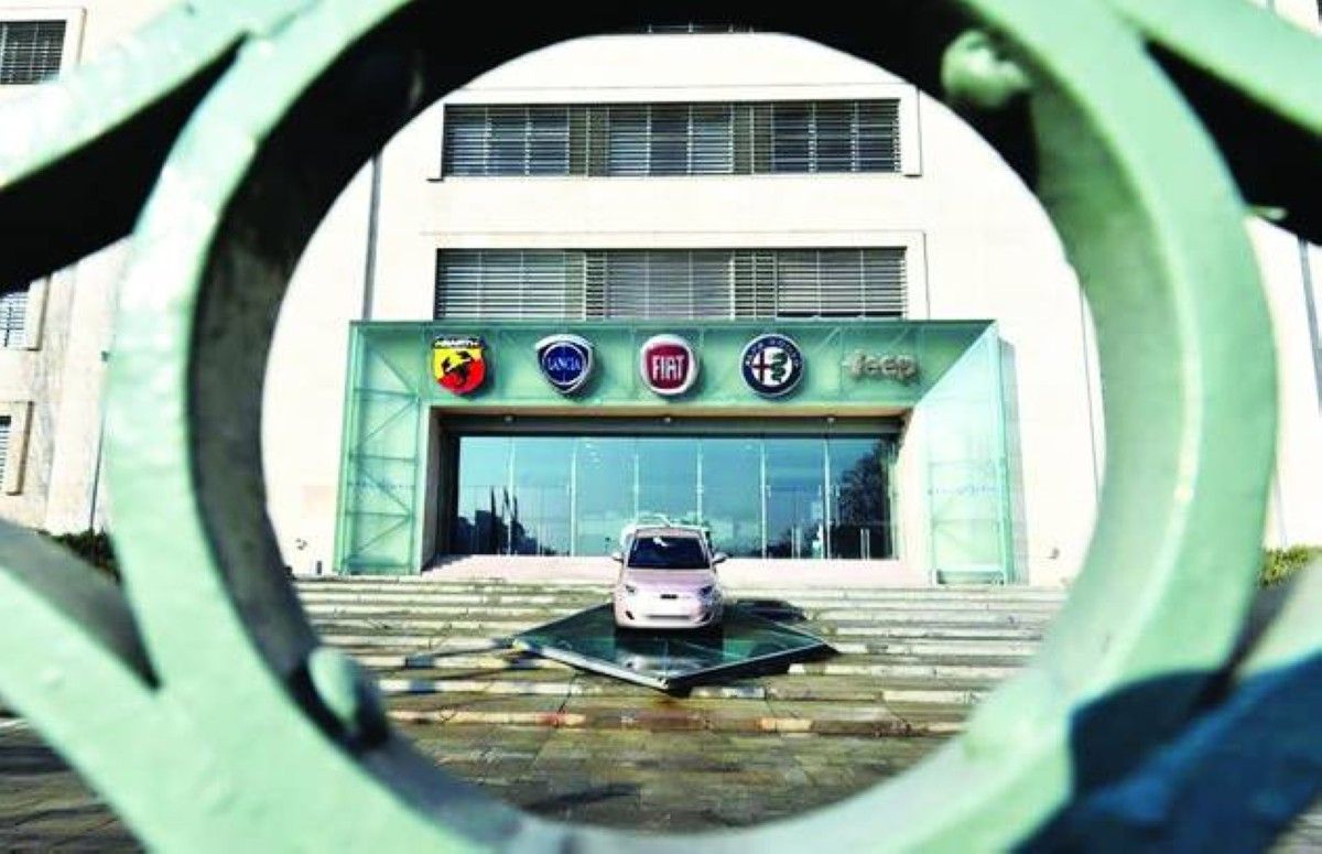 «ستيلانتس» تخطط لوقف الإنتاج في فرنسا مؤقتاً