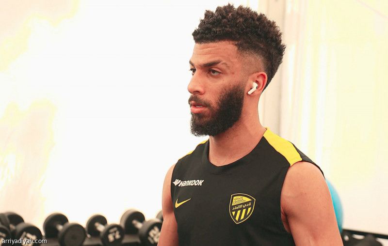 وعكة تغيب العبود أمام شباب الأهلي