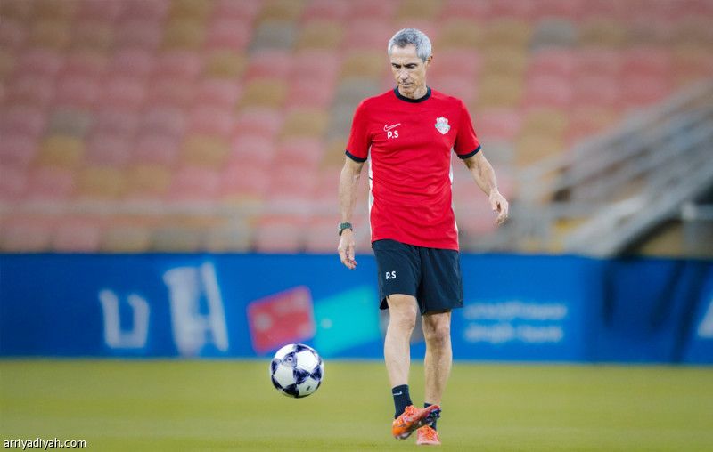 سوزا.. توَّجته الرياض بالمونديال.. و«فوت فولي» تعالج ضغوطه