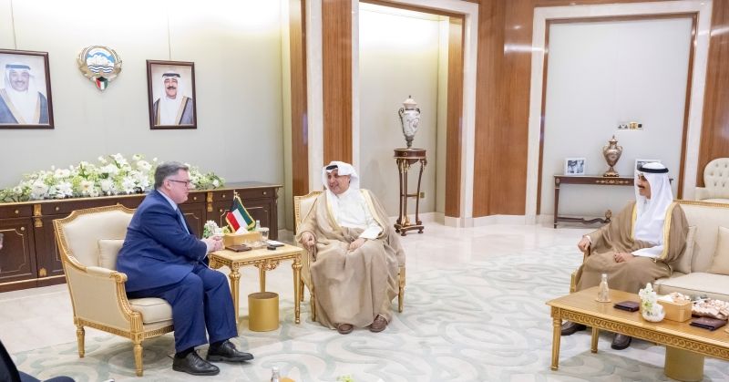 وزير شؤون الديوان الأميري ورئيس ديوان ولي العهد يستقبلان القائم بالأعمال الأميركي وسفراء اليونان وألبانيا وفلسطين