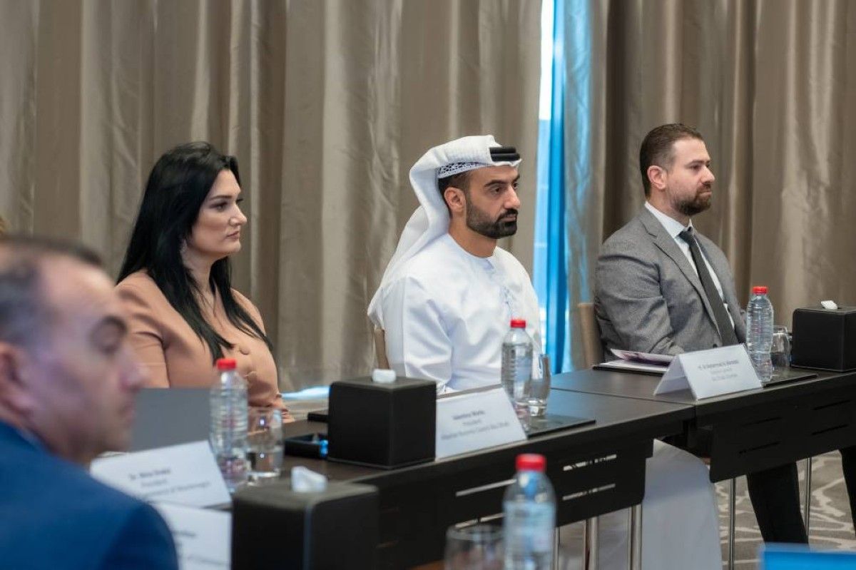 غرفة أبوظبي تبحث شراكات استراتيجية وتنمية التعاون الاقتصادي مع منطقة البلقان