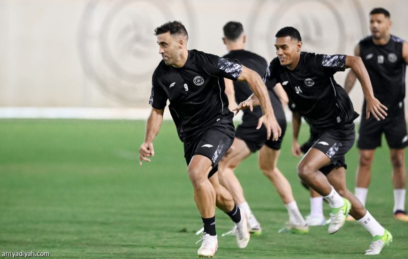 الشباب يبدأ الخليجية بالنهضة العماني