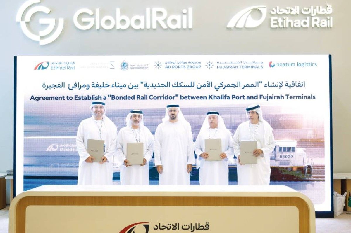 ذياب بن محمد: «الممر الجمركي» يعزز مكانة الإمارات التجارية بالمنطقة