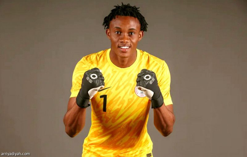 الأخضر أمام حاجز نيجيري.. حالة استثنائية مع حارس الـ15 عاما