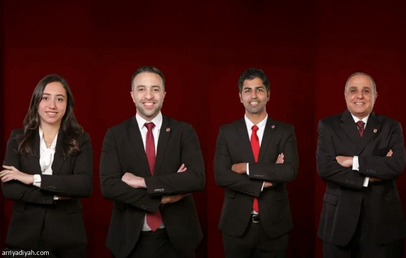 الجمعة.. الخطيب يقدم قائمته