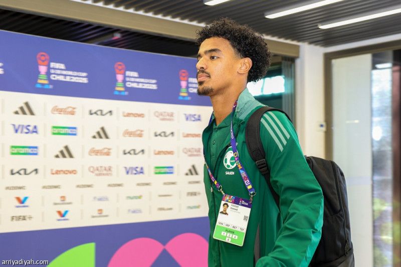 سواريز يواجه النيجيري بتشكيلة كولومبيا