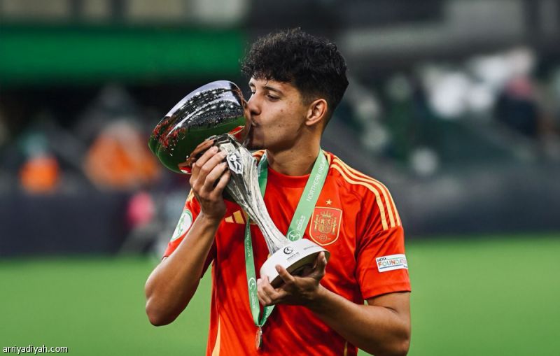 إسبانيا يستدعي كارفاليو