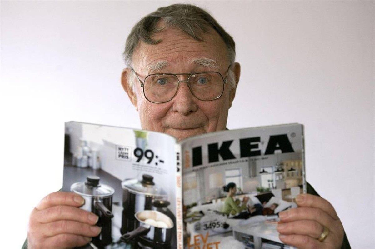 الملياردير الزاهد.. ملابسه مستعملة وسيارته قديمة رغم امتلاكه 58 مليار دولار