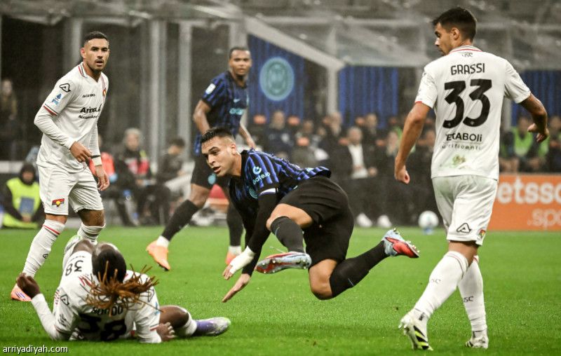 إنتر يكتسح كريمونيزي برباعية