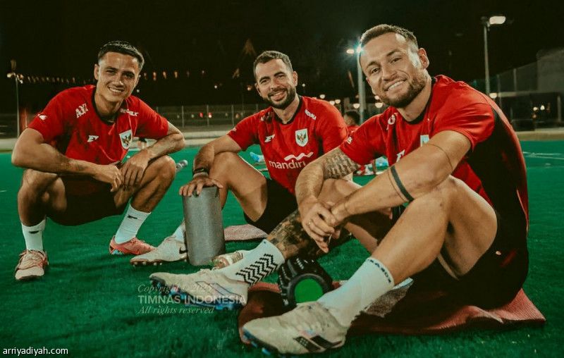 اللغة تعوق التواصل في صفوف إندونيسيا.. ولاعب يتولى الترجمة