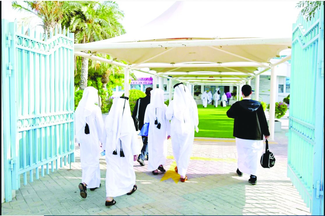 بمناسبة اليوم العالمي.. رسائل طلابية إلى «رسل العلم»: منكم نستمد المعرفة والأخلاق