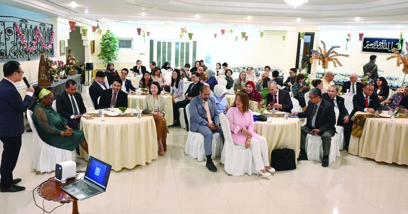 سفير فيتنام يتحدث في حفل تسليم رئاسة لجنة «آسيان» (تصوير سعود سالم)