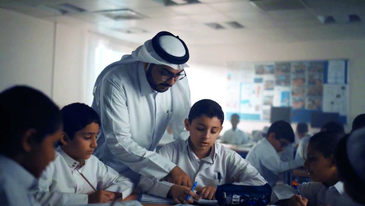 معاليه عبر «إكس»: عطاء يشهد على مسيرة وطن يضع الإنسان أولاً.. رئيس الوزراء يكرم 60 معلماً ومعلمة لمسيرتهم الحافلة بالعطاء