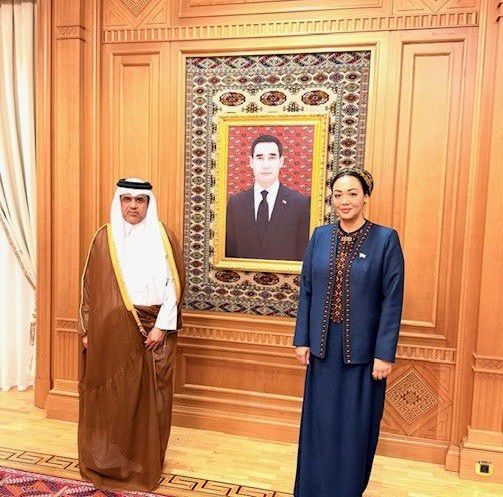 رئيسة البرلمان في تركمانستان تجتمع مع سفير دولة قطر