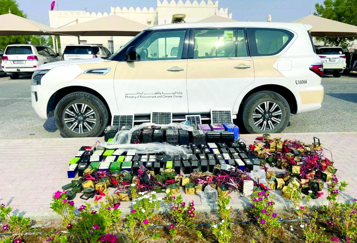 بالتعاون مع الأمن البيئي في «لخويا».. ضبط 800 جهاز مخالف لجذب الطيور