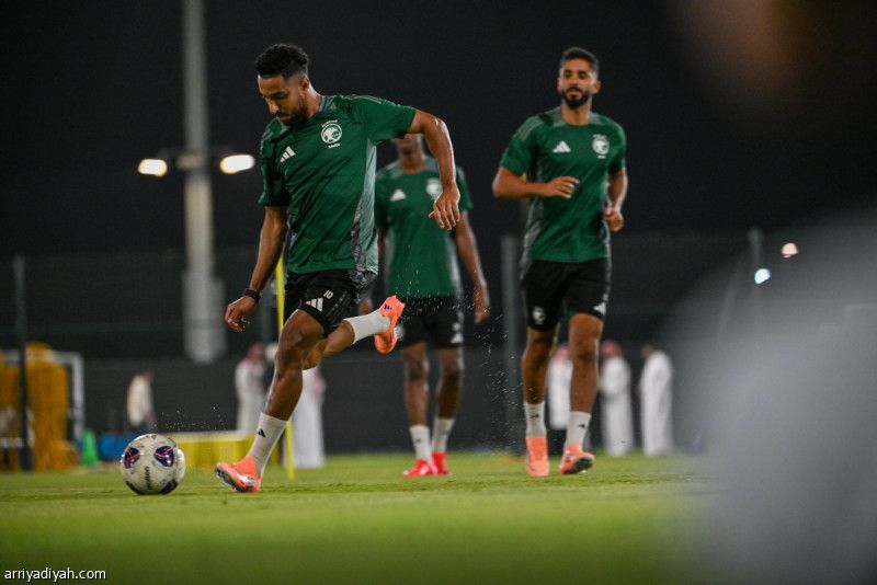 رينارد يهاجم إندونيسيا بـ3