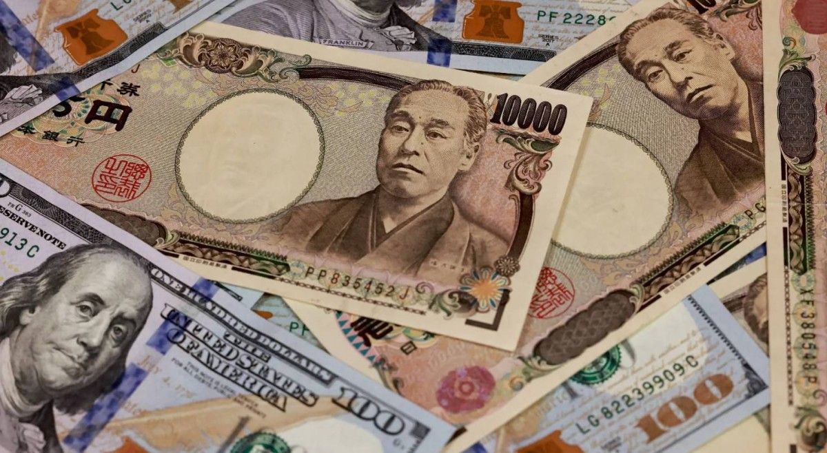 الين يتراجع لأدنى مستوى في شهرين مقابل الدولار