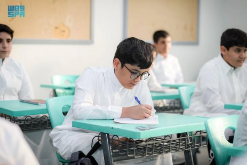15 يوماً أو الفصل الفوري... قرار وزارة التعليم الصادم يهز أركان المعلمين في السعودية!