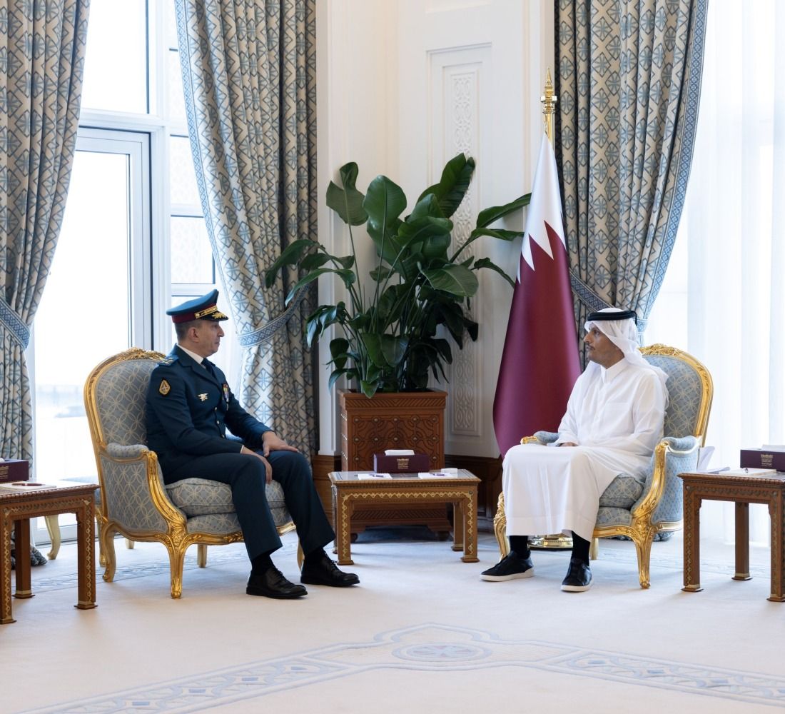 رئيس مجلس الوزراء وزير الخارجية يستقبل قائد الجيش اللبناني