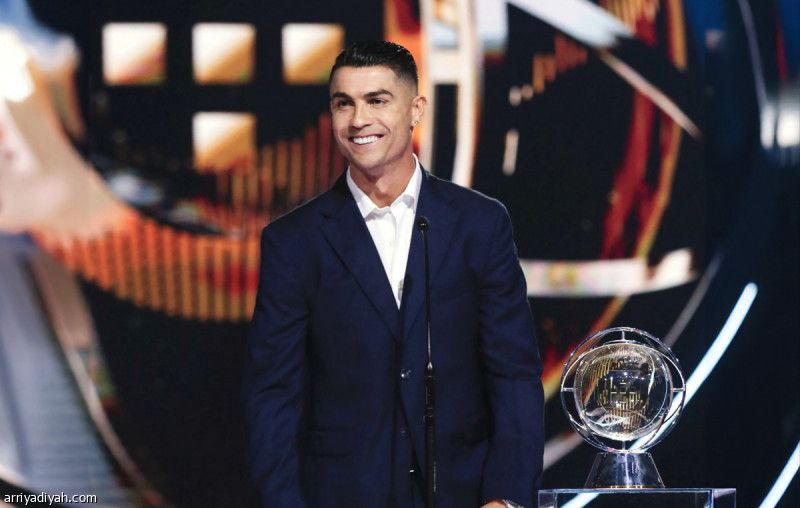 رونالدو أول ملياردير بين لاعبي كرة القدم