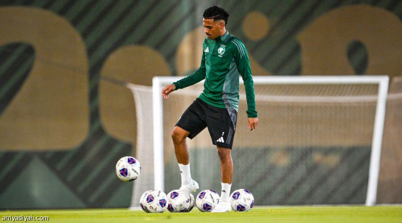 الأخضر يختتم تحضيرات إندونيسيا