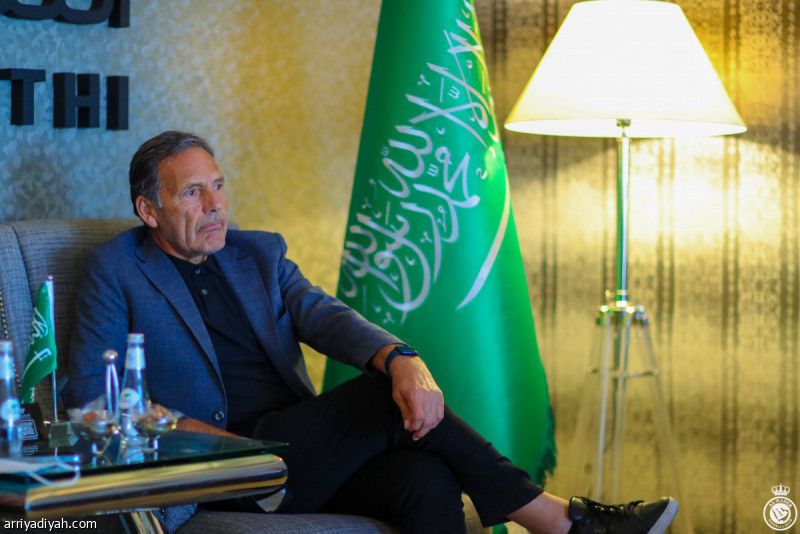 الموت يغيّب مدرب النصر السابق