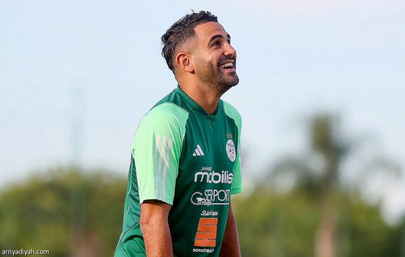 محرز يقود الجزائر.. ونجل زيدان في الاحتياط