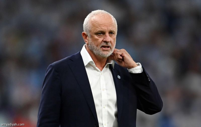 أرنولد يذكّر الإندونيسيين بالأربعة