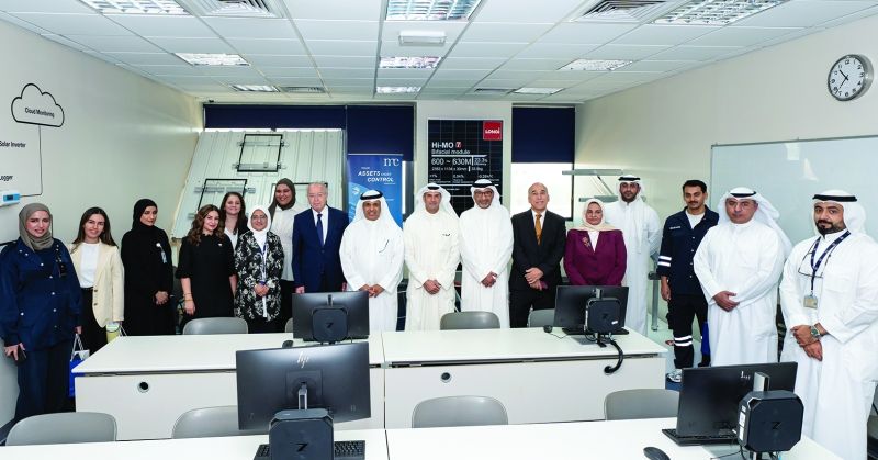 لقطة جماعية خلال حفل افتتاح المختبر