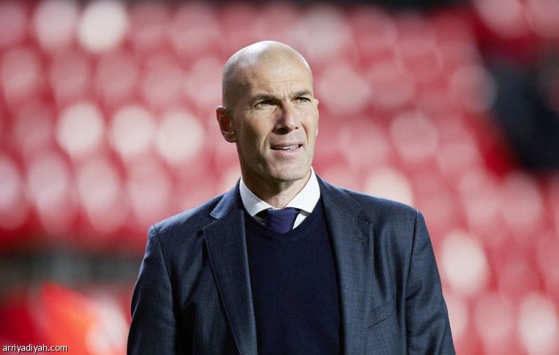 زيدان يخطط على تدريب «الديوك»