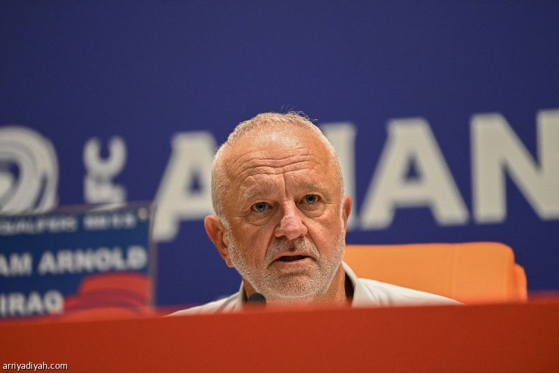 أرنولد: المدرج يضغط الأخضر.. ولم أسئ إلى رينارد