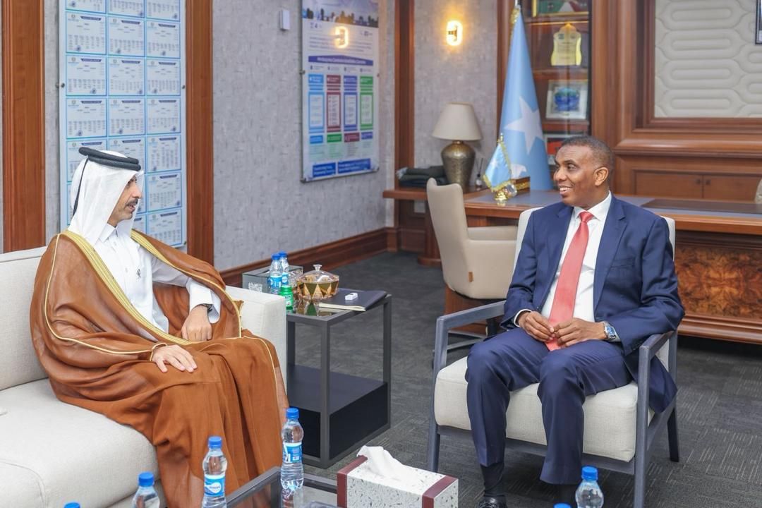 رئيس الوزراء الصومالي يجتمع مع سفير دولة قطر