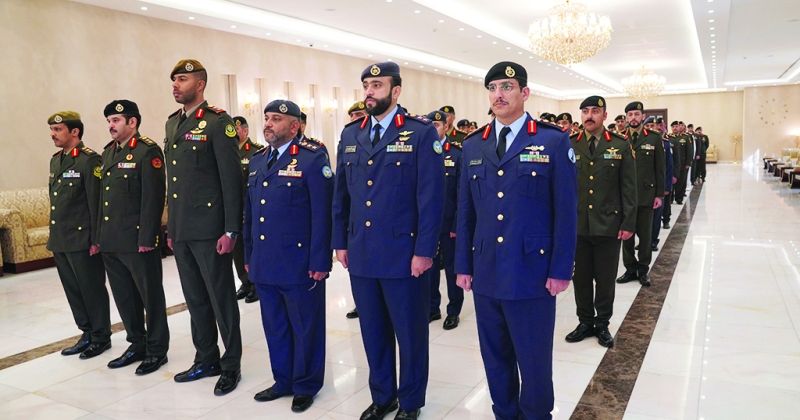 الشريعان يُقلّد الدفعة 35 رتبة «عقيد»