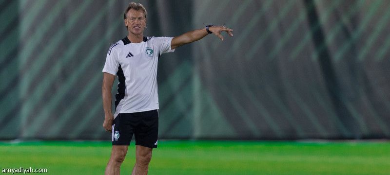 أمام العراق.. رينارد يعتمد عبد الحميد وأيمن