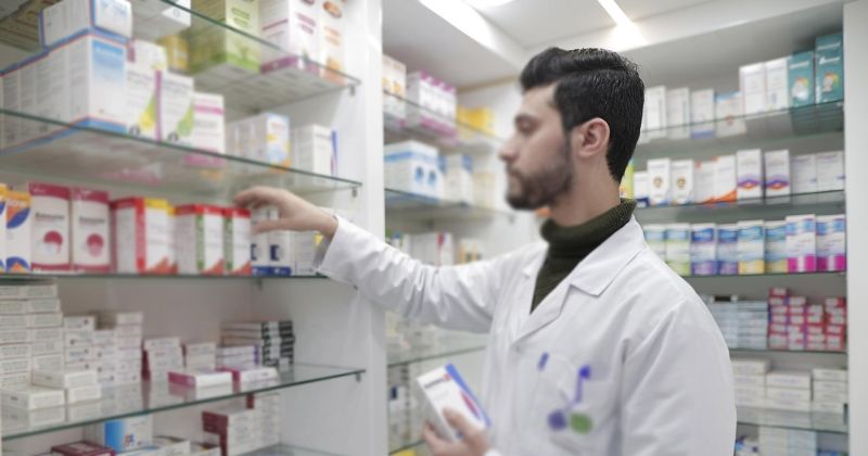 400 متر بدلاً من 200 بين كل صيدليتين