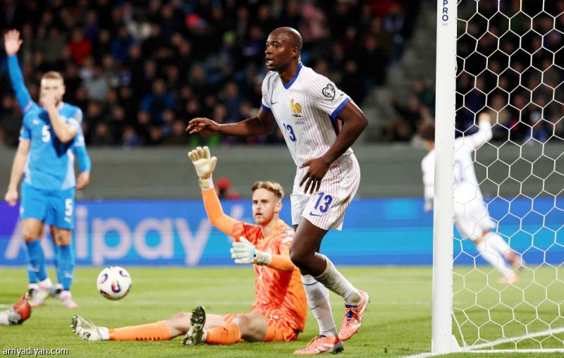 أيسلندا تربك حسابات «الديوك».. وأوكرانيا تتمسك بالفرصة