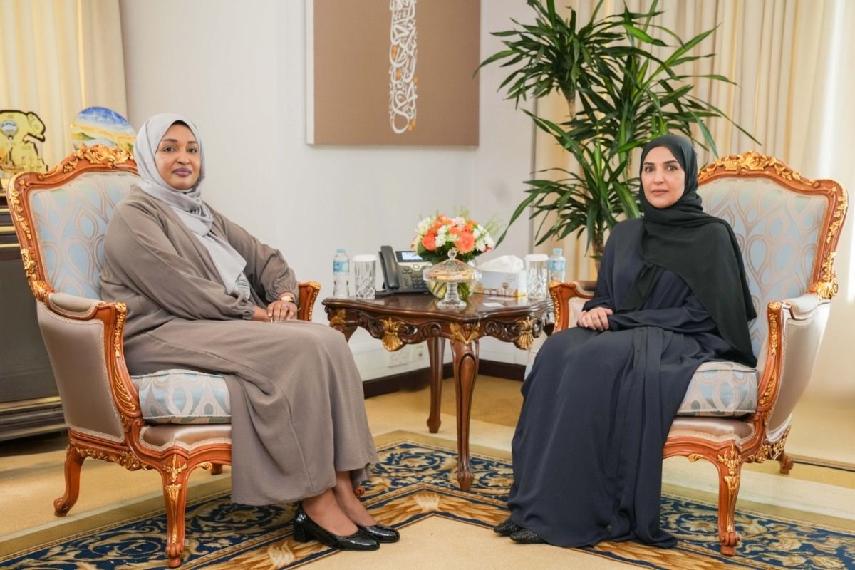 رئيس اللجنة الوطنية لحقوق الإنسان تجتمع مع وزيرة الأسرة وتنمية حقوق الإنسان الصومالية
