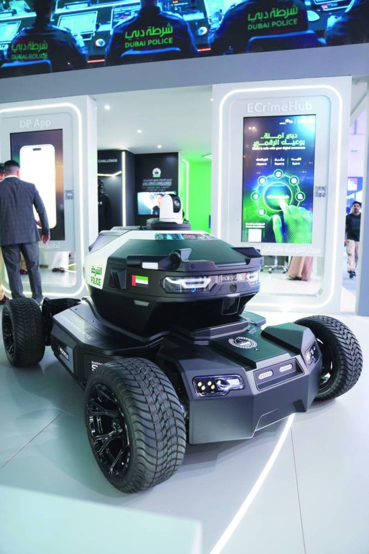 شرطة دبي تطلق دورية روبوتية ذاتية القيادة