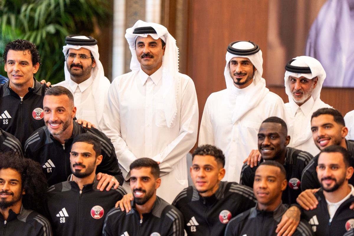 سمو الأمير يستقبل المنتخب القطري لكرة القدم