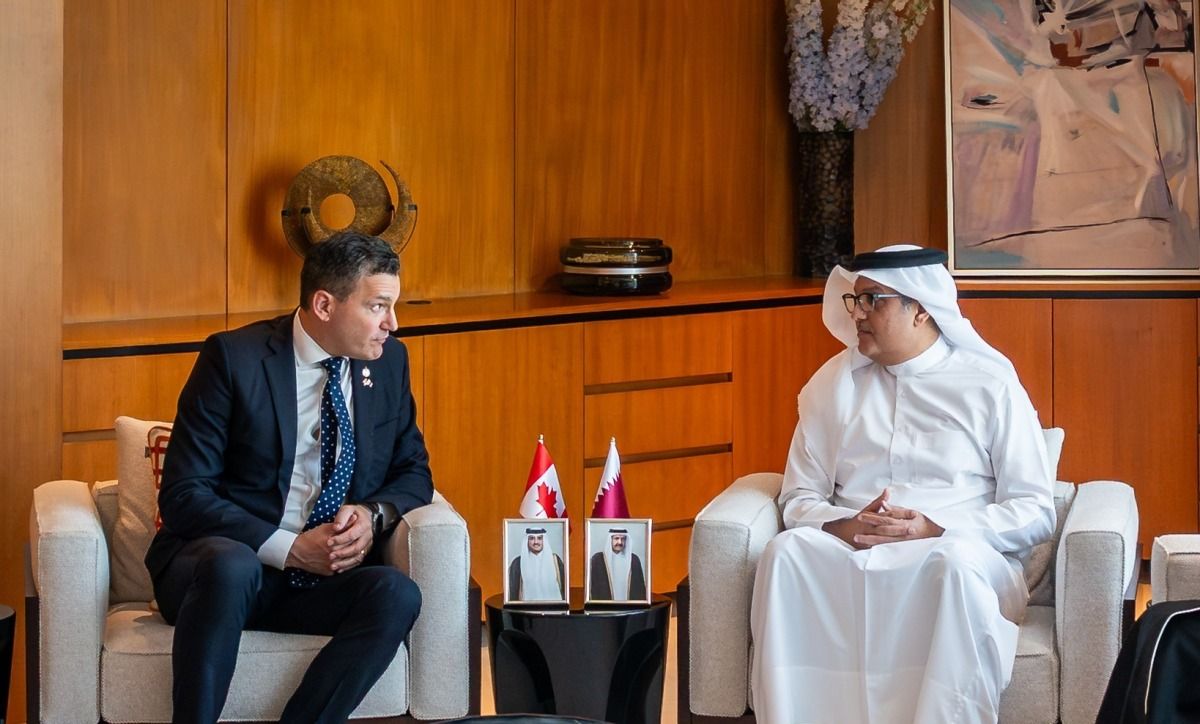 وزير الاتصالات يجتمع مع وزير الذكاء الاصطناعي والابتكار الرقمي الكندي