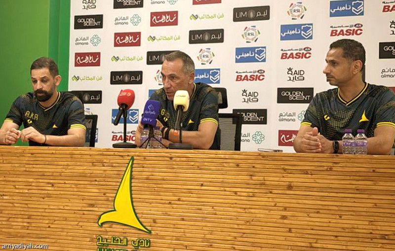 دونيس: مشكلة أهداف الدقائق الأخيرة تشغلني.. وخسرنا أبو الشامات