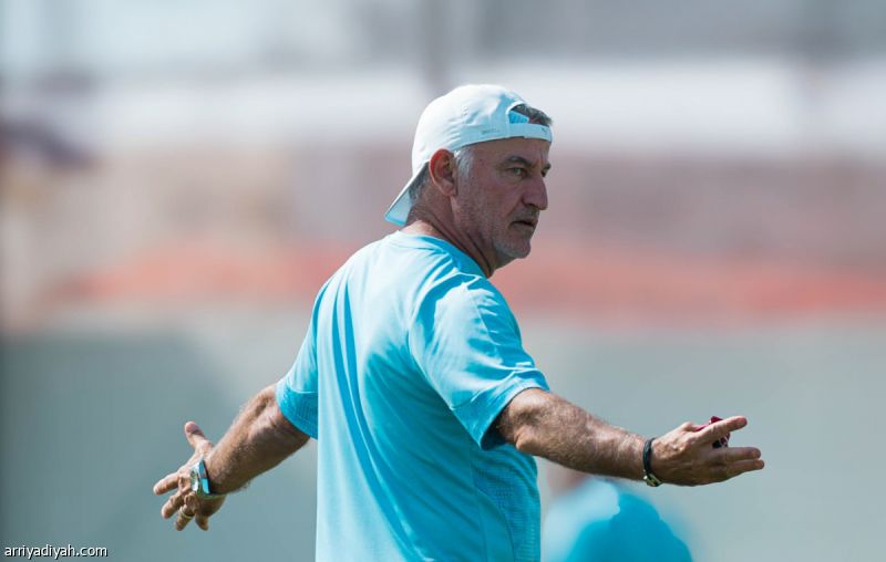 جالتييه: القادسية صعب وسريع.. وأتمنى رؤية لاعبي نيوم في المونديال