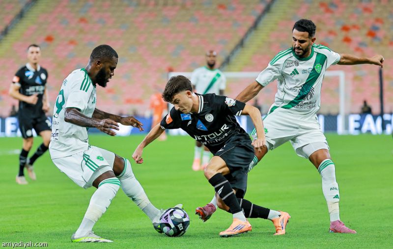 الأهلي «الأكثر تعادلا» يهدر الفوز على الشباب «المنقوص»