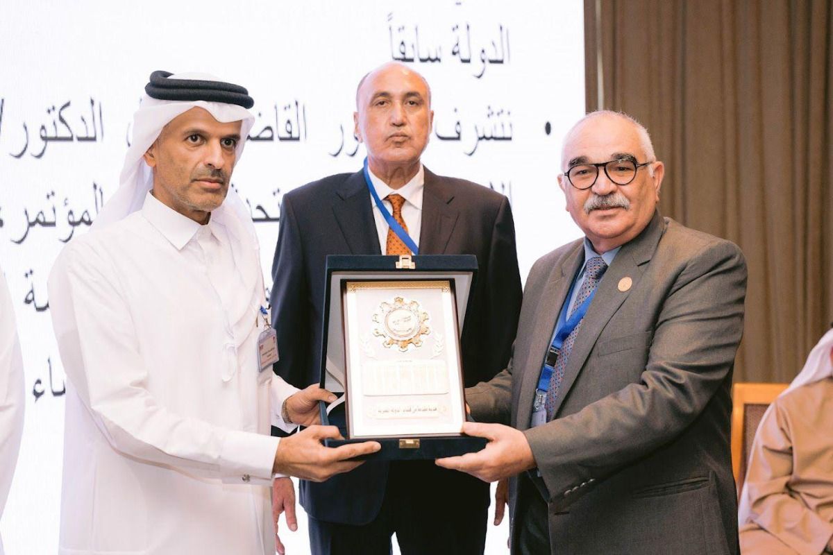 رئيس هيئة قضايا الدولة المصري يُكرم الشيخ ثاني بن علي ويشيد بتجربة التحكيم في قطر 