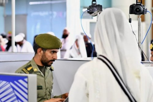 عاجل.. الجوازات السعودية توقف إصدار تأشيرات الزيارة للفئات المستهدفة فوراً!