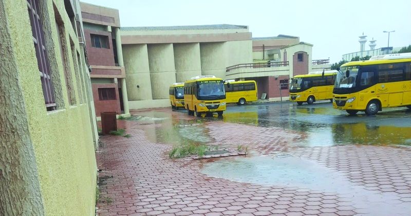 تجمع مياه الأمطار في ساحة إحدى المدارس (أرشيفية)