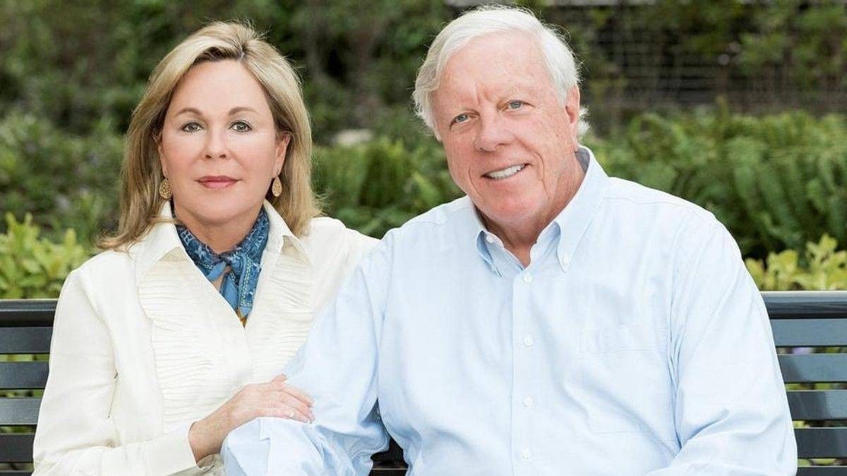 عطاء بلا حدود.. الملياردير ريتش كيندر وزوجته يتبرعان بـ 95% من ثروتهما