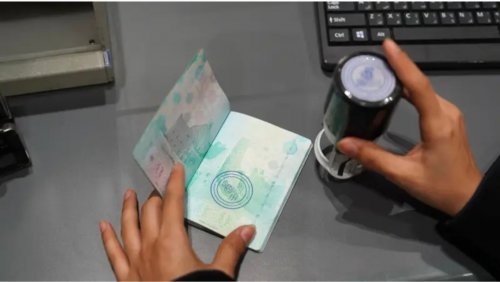 الجوازات السعودية تعلن عن شرط الزامي جديد قبل اصدار تأشيرة الخروج النهائي