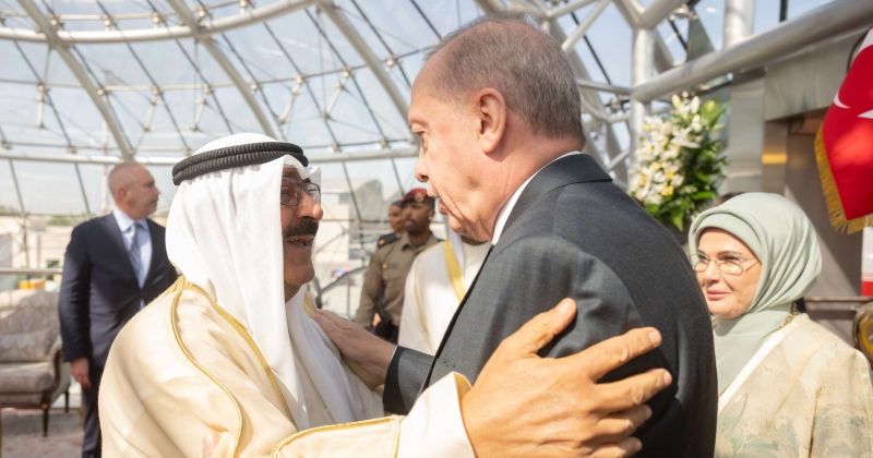 الرئيس التركي يصل إلى الكويت وسمو الأمير على رأس مستقبليه
